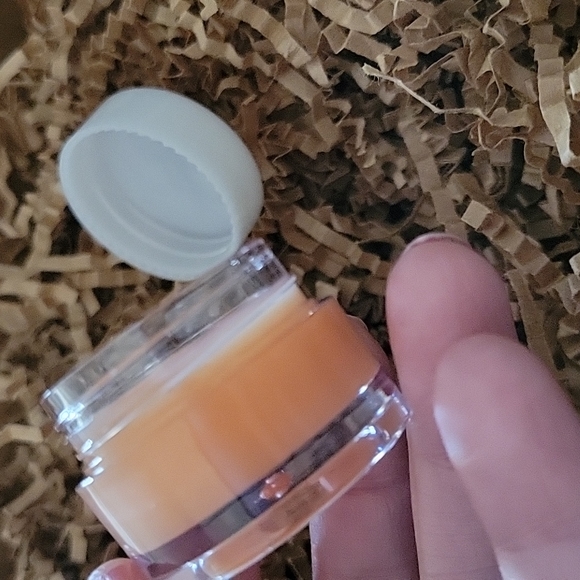 ULTA π CITRUS SCENTED LIP BALM - Picture 1 of 5